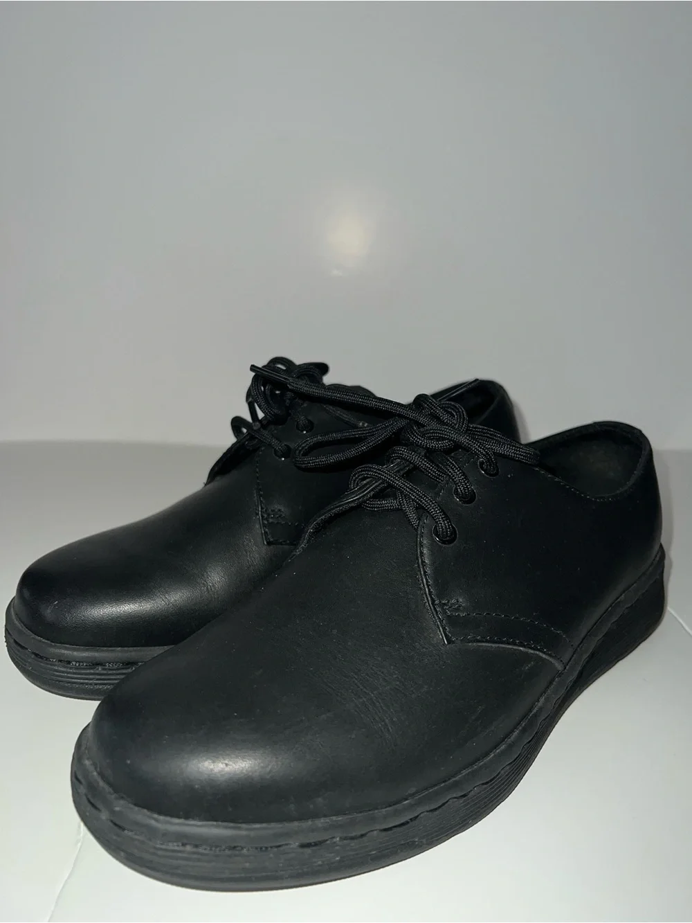 Unisex Dr. Martens Black Lace-Up Casual Dress Shoes, non slip very comfortable